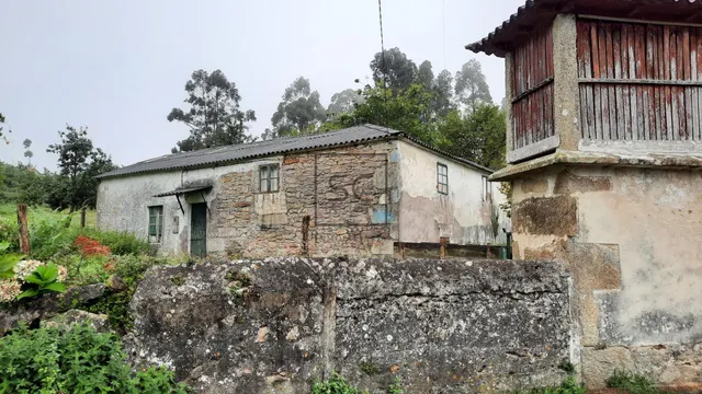 CASA DE PIEDRA PARA REFORMA INTEGRAL CON GRAN FINCA