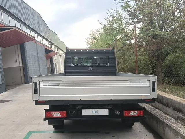 Ford Transit - foto 4