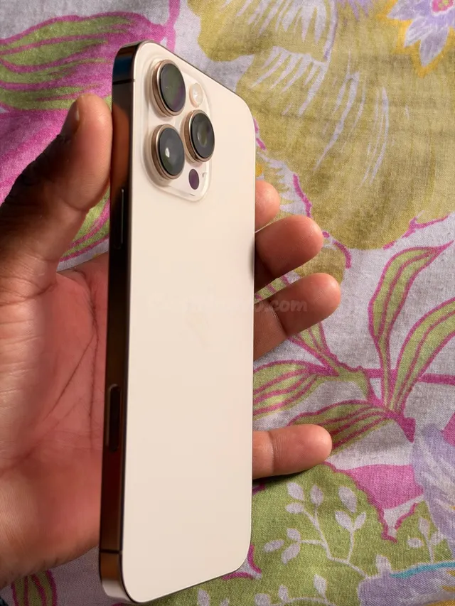 iPhone 16 Pro Max Oro - ¡Como nuevo! - foto 4