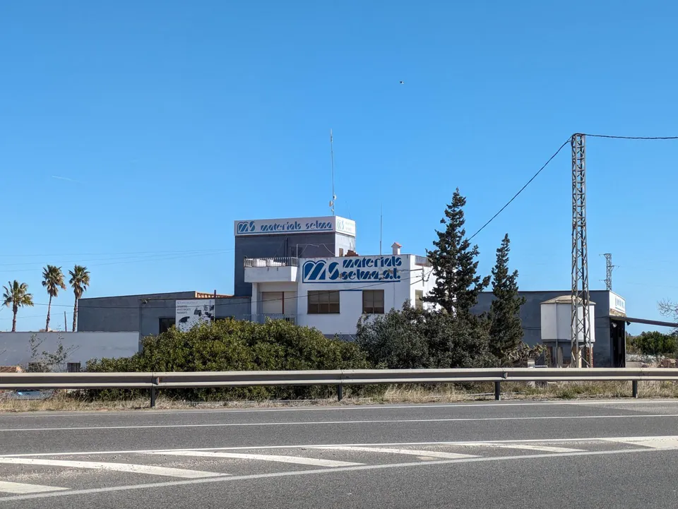 INSTALACIONES COMERCIALES EN VENTA