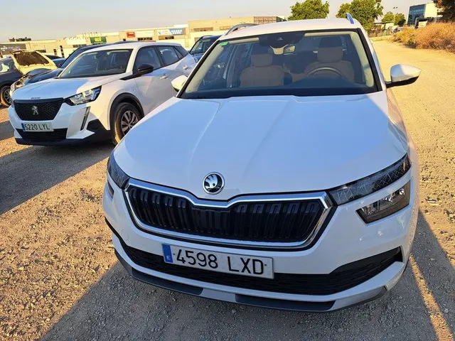 Skoda Kamiq 1.0 TSI 81kW (110CV) Emotion (2022) - foto 2