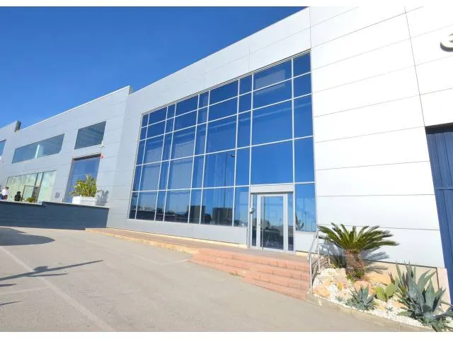 Nave comercial en alquiler