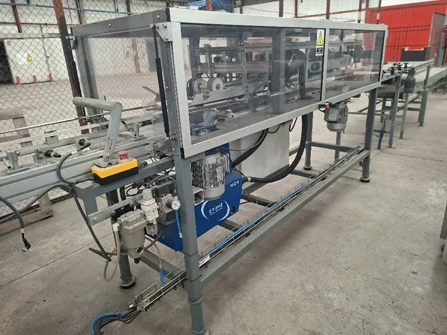 Máquina profesional para pegar bandejas en Castellón - foto 3