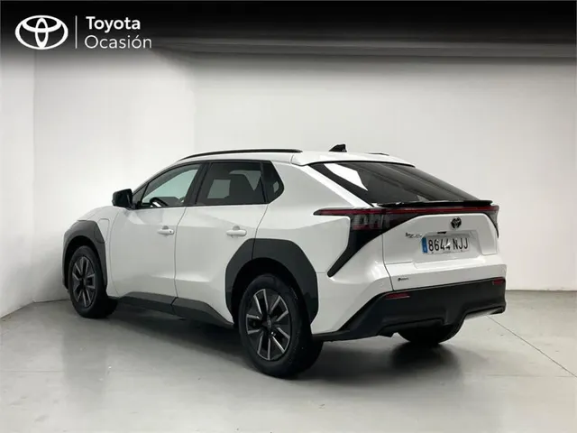 Toyota BZ4X - foto 4