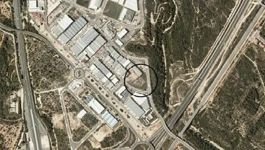 FANTÑSTICA PARCELA INDUSTRIAL DE 622 M2 LES TAPIES HOSPITAL