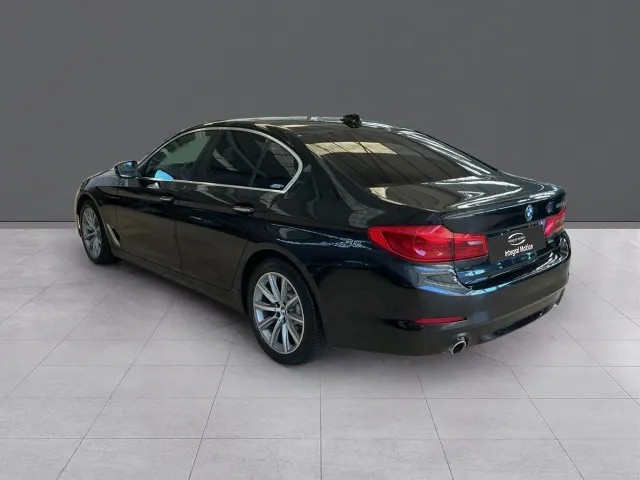 BMW Serie 5 520iA - foto 4