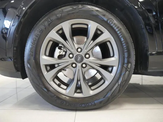 Ford Kuga - foto 5