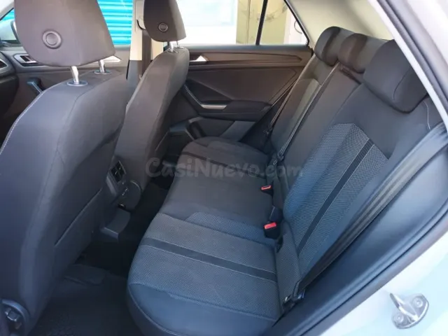 Volkswagen T-Roc Ocasión 2023 Canarias - 5 Puertas y Confort - foto 5