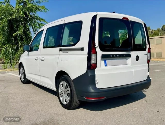 Volkswagen Caddy 2.0 TDI 4Motion - 5 plazas en Sant Vicenç d - foto 4