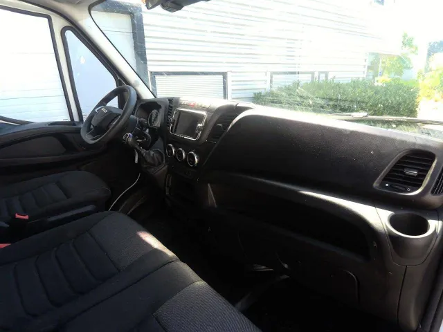 Iveco Daily CHASIS CABINA CARROZADO PAQUETERA CAMIÓN 3500 3. - foto 4