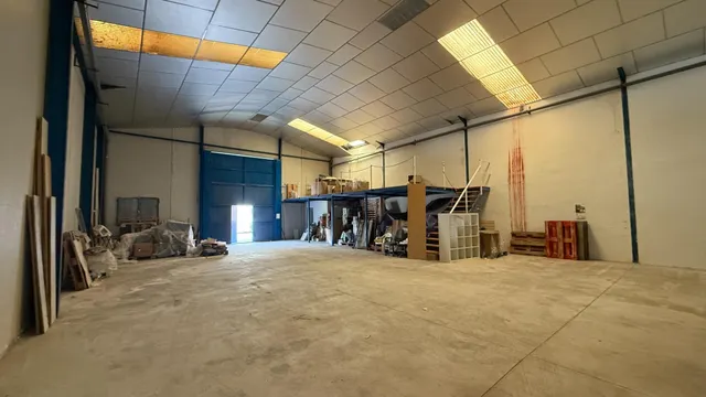 NAVE EN ASCOY - foto 4