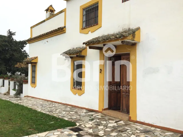 Finca con cortijo muy cerca de Córdoba