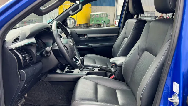 Toyota Hilux 2.8 D4D C. Doble Invincible AT - foto 4