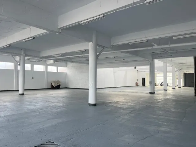 Nave comercial mas dos pisos - foto 5