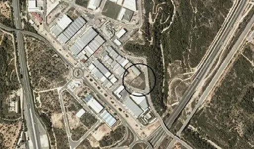 FANTÑSTICA PARCELA DE 1.179 M2 EN LES TAPIES HOSPITALET DE  - foto 2
