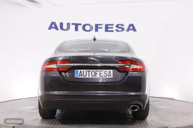 Jaguar XF - foto 5