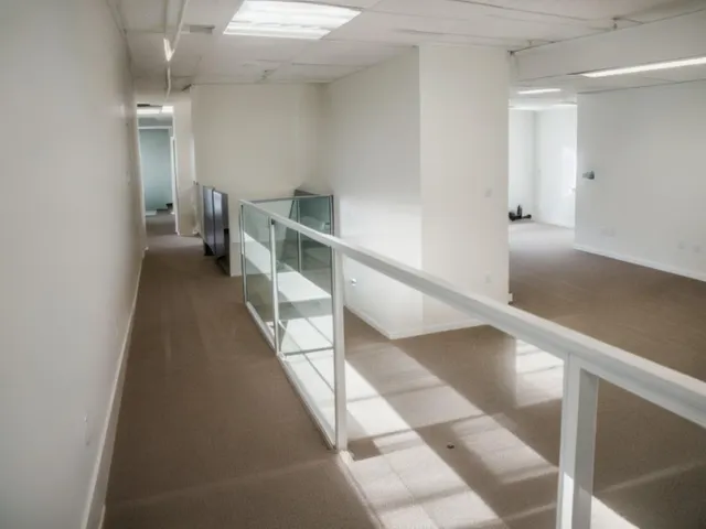 SE VENDE ALQUILADA Fantástica Nave Industrial en Santa Oliva - foto 4