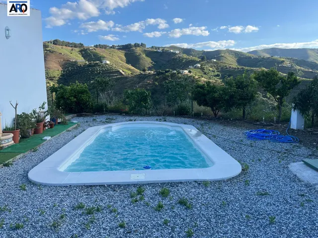 Encantadora Finca Rústica con Piscina y Árboles Frutales - foto 4
