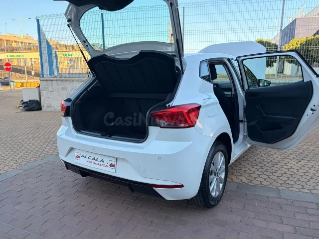 Seat Ibiza 1.0 MPI 59CV con equipamiento premium en Sevilla - foto 4