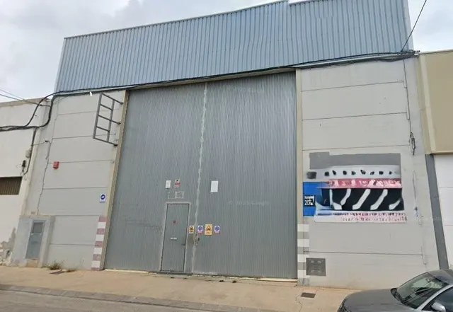 EN VENTA NAVE EN ZONA CAPÇADES!
