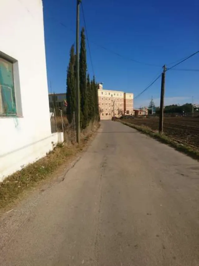 Terreno de 1360m2 con casa - foto 4