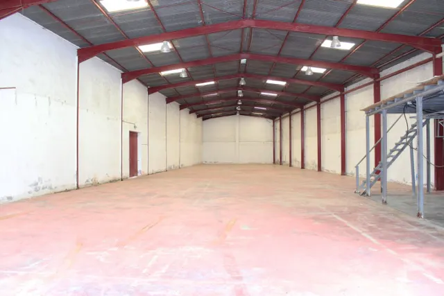 NAVE INDUSTRIAL EN EL CENTRO DE CHICLANA