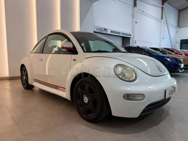 VOLKSWAGEN New Beetle 2.0 - foto 2