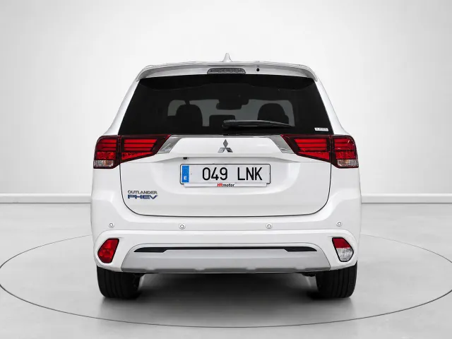 Mitsubishi Outlander 2.4 PHEV Kaiteki 4WD Auto 165 kW (224 C - foto 4