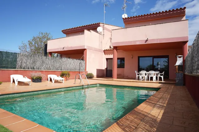 Chalet adosado con piscina y almacen en Riumar, a pocos minu - foto 3