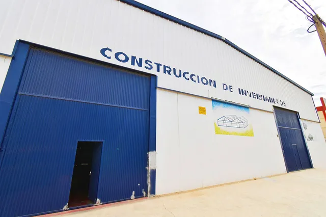 Nave en venta , polígono la redonda ! - foto 4