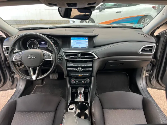 Infiniti Q30 2.2d Premium Tech 7DCT - foto 2