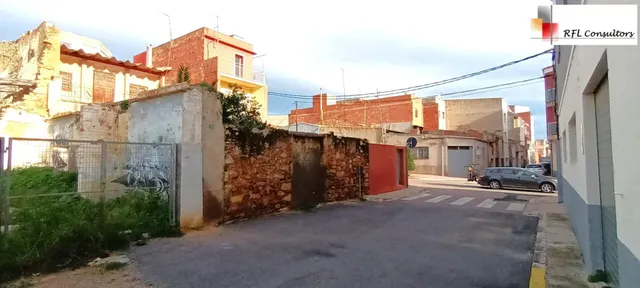 GRAN CASA CON ALMACÉN Y JARDÍN - foto 4