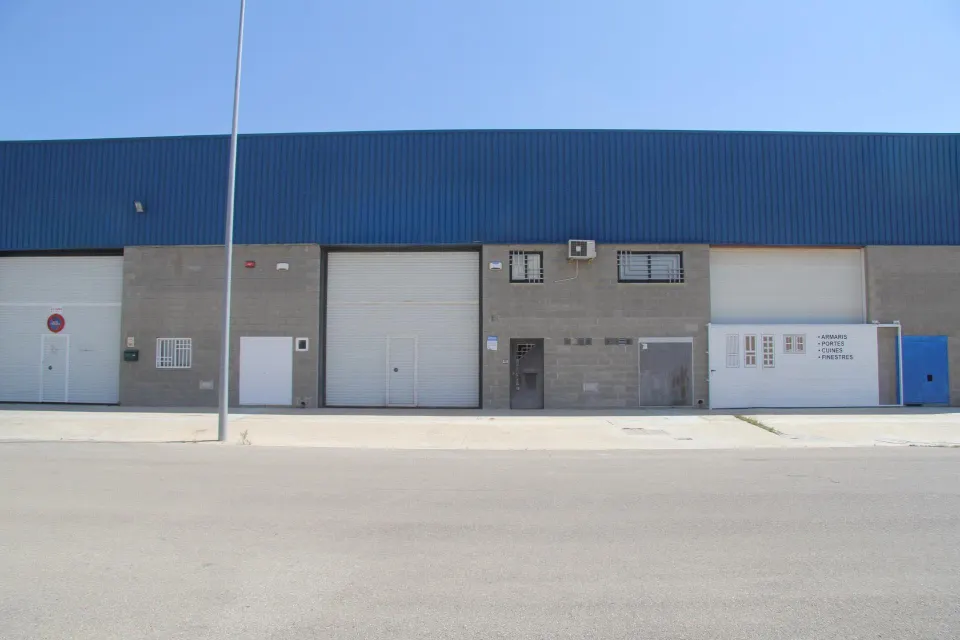 NAVE INDUSTRIAL BUSCA EMPRESARIO