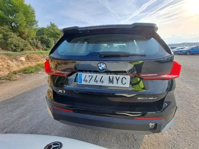 BMW X1 sDrive18d (2025) - foto 5