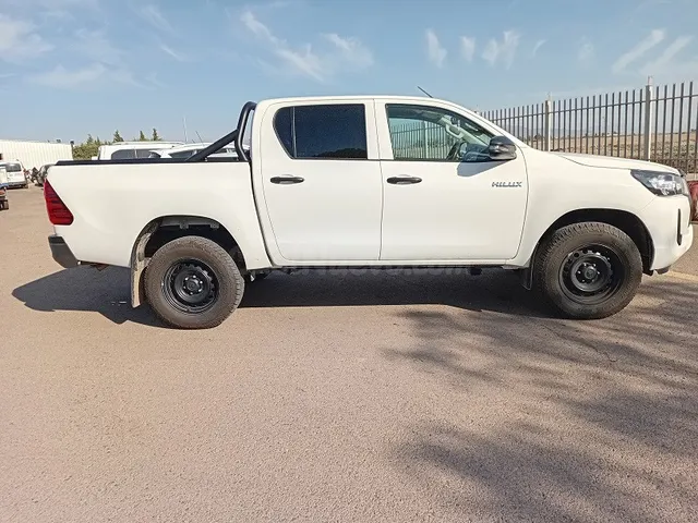 Toyota Hilux 2018 Diesel 4x4 Blanco - foto 4