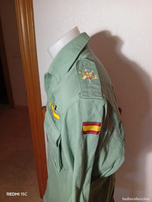 LEGION ESPAÑOLA CAMISOLA SARGA CON ESCUDOS BORDADOS - CHUPIT