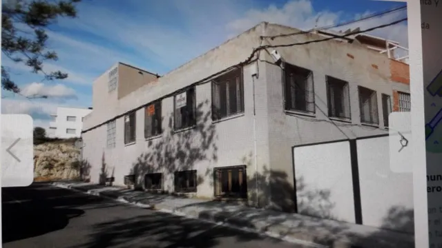Fantástico edificio para oficinas o para contruir viviendas 