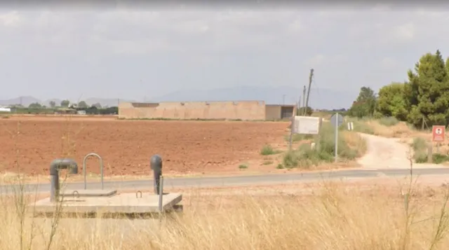 Se vende terreno rústico de 3.000 m2 cercados entre la GUIA 