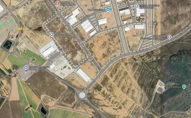 Se vende parcela industrial de 955 m2 en el Polígono Industr