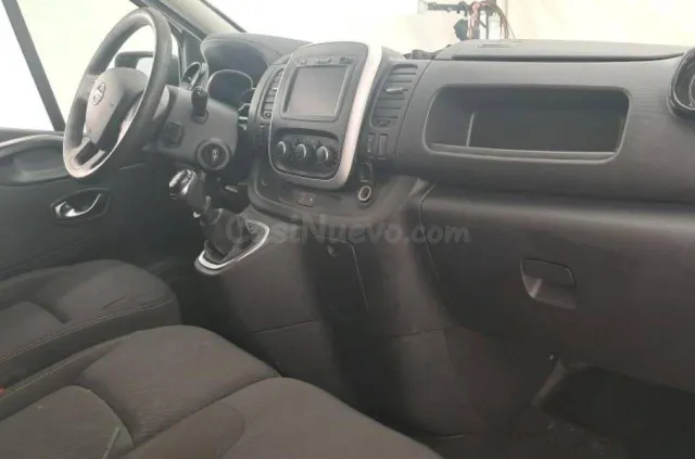 Nissan NV300 FURGÓN 2.8T L1H1 2.0 DCI 120 CV N-CONNECTA - foto 4