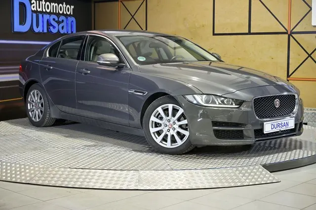 Jaguar XE 2.0 AJ200D Diesel RWD 180cv XEPure (2016) - foto 3