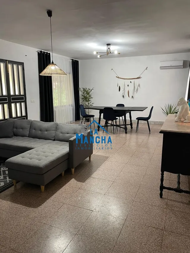 INMOBILIARIA LA MANCHA VENDE CHALET EN LOS PINARES DEL JUCAR - foto 2
