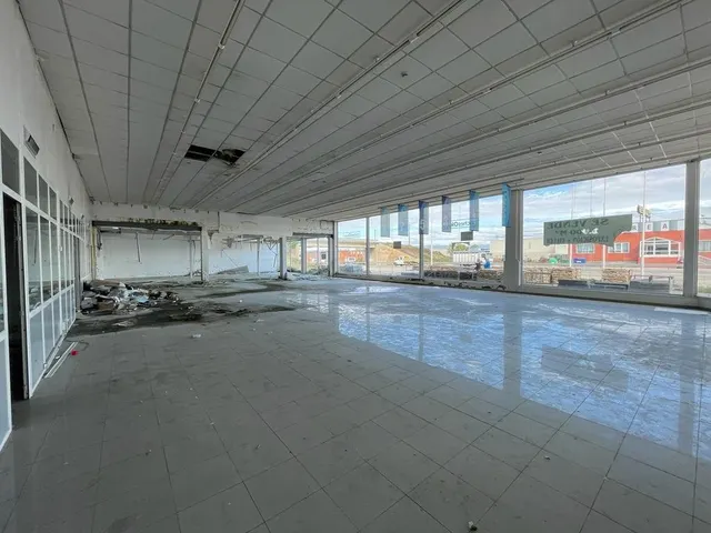 VENTA NAVE INDUSTRIAL POLIGONO CAMPONARAYA - foto 2