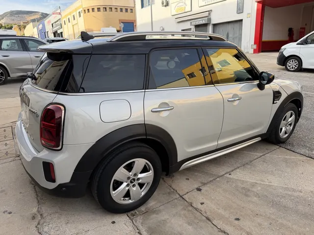 Mini Countryman Cooper D 2.0 150cv (2021) - foto 5