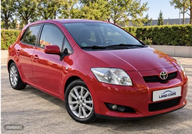 Toyota Auris - foto 2
