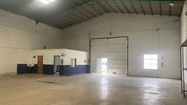 Nave Industrial en venta en Iniesta, Cuenca