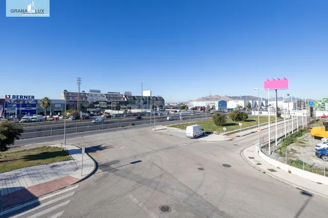 SE VENDE EDIFICIO COMERCIAL TOTALMENTE INSTALADO A PIE DE CA - foto 5