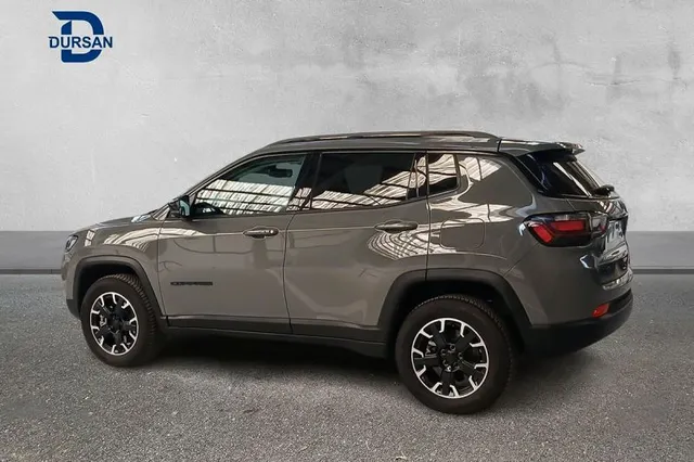 Jeep Compass 4Xe 1.3 PHEV 177kW Trailhawk AT AWD (2024) - foto 4