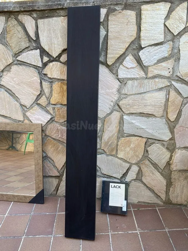 Estanterías de pared Lack negras de Ikea - Malgrat de Mar