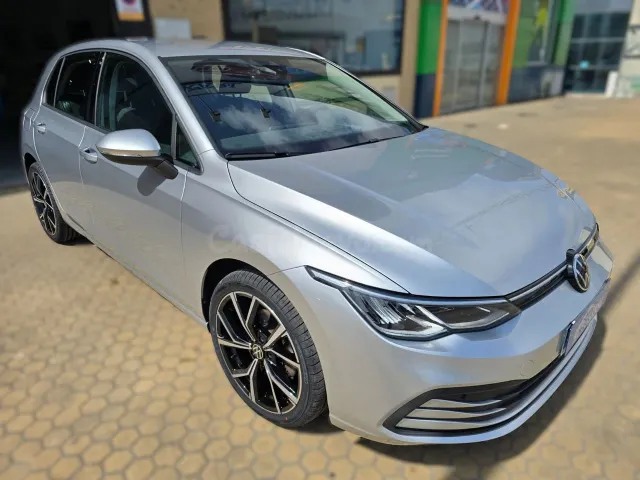 Volkswagen Golf Life 2.0 TDI 85 kW (115 CV) DSG 7 vel.
